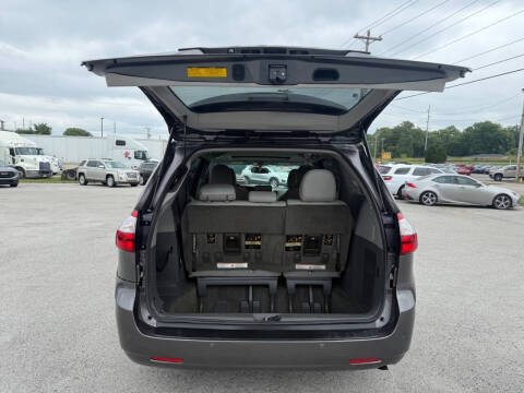 2017 Toyota Sienna XLE 8-Passenger