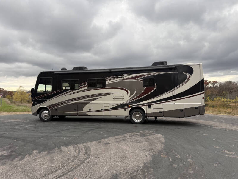 2014 Thor Motor Coach challanger