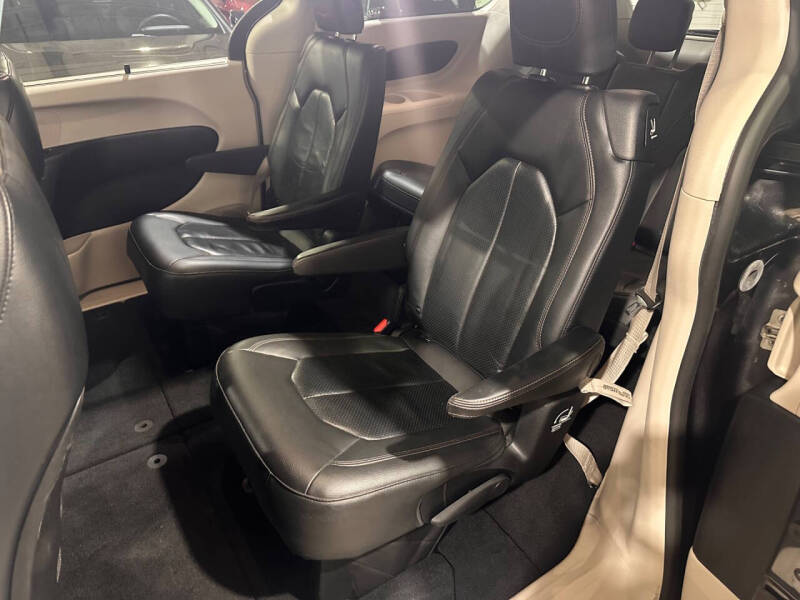 2019 Chrysler Pacifica Touring L