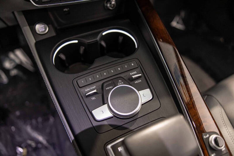 2019 Audi A4 quattro Premium Plus 45 TFSI