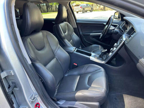 2015 Volvo V60 Cross Country T5