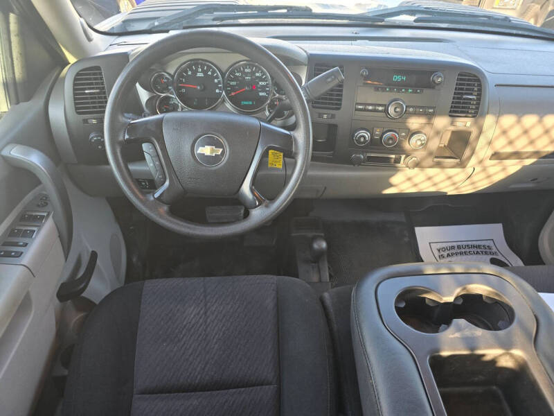 2011 Chevrolet Silverado 3500HD CC
