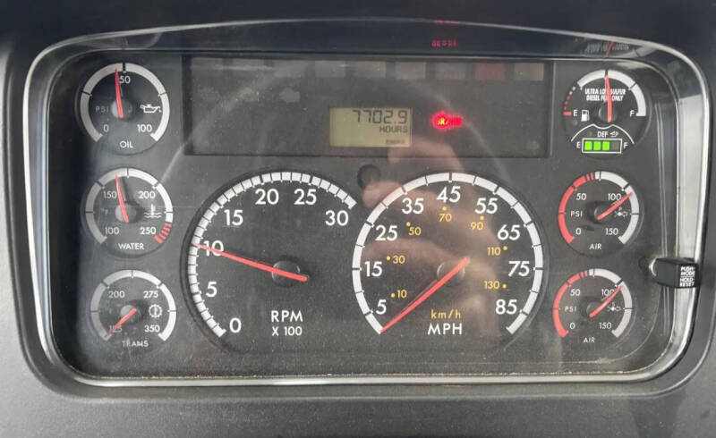 2012 Freightliner M2 106