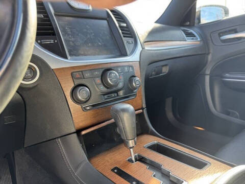 2012 Chrysler 300 C Luxury Series