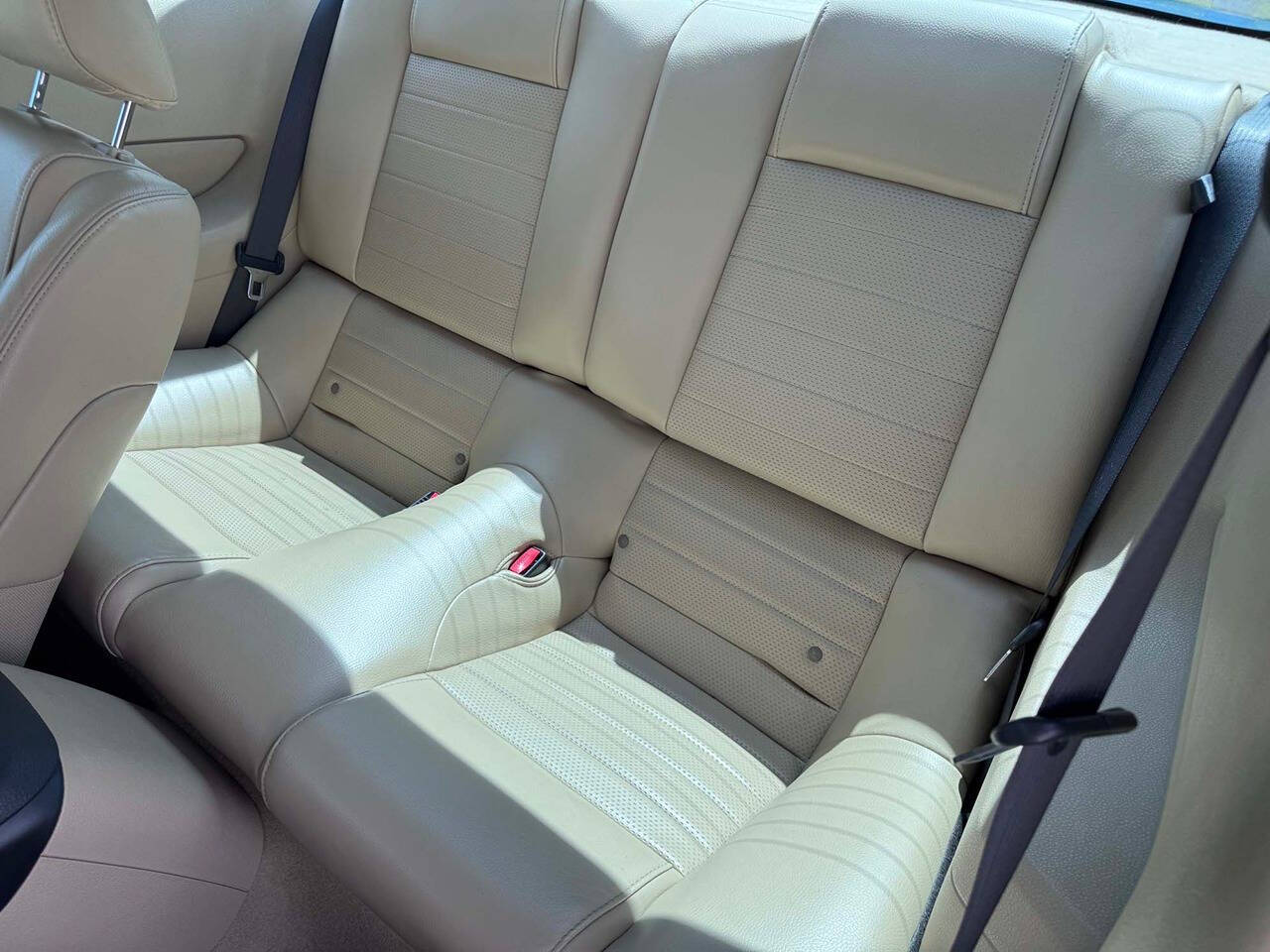 2007 Ford Mustang 12