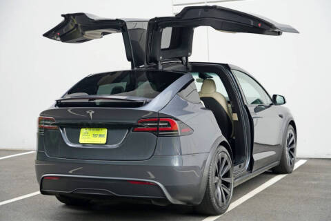 2023 Tesla Model X Standard Range