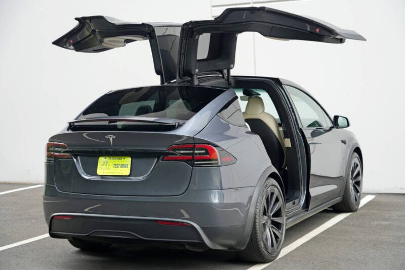2023 Tesla Model X Standard Range