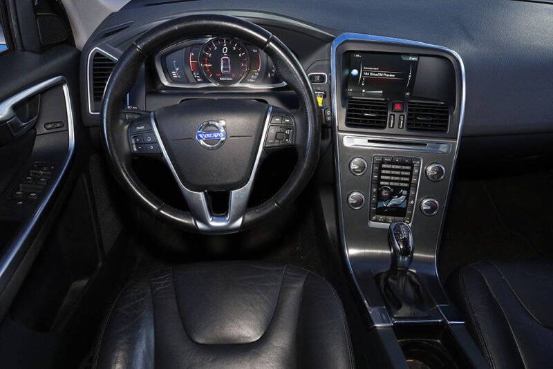 2016 Volvo XC60 T5 Drive-E Premier