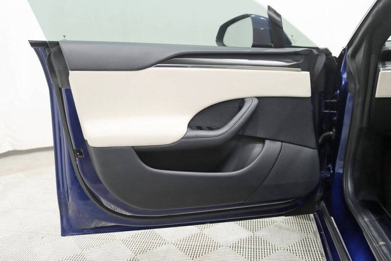 2023 Tesla Model S Plaid