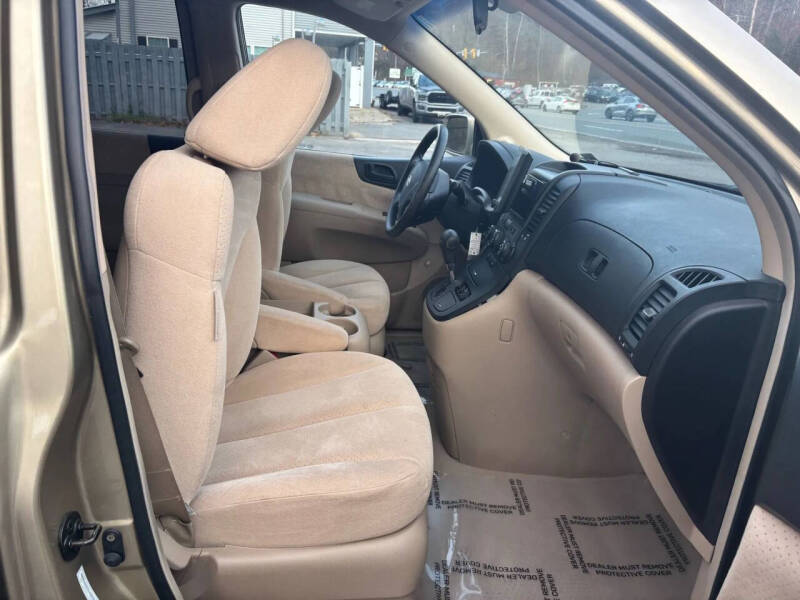 2007 Hyundai Entourage