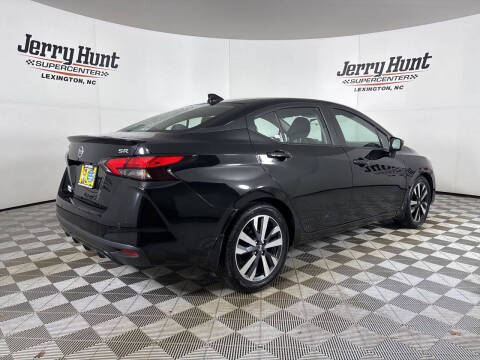 2021 Nissan Versa SR