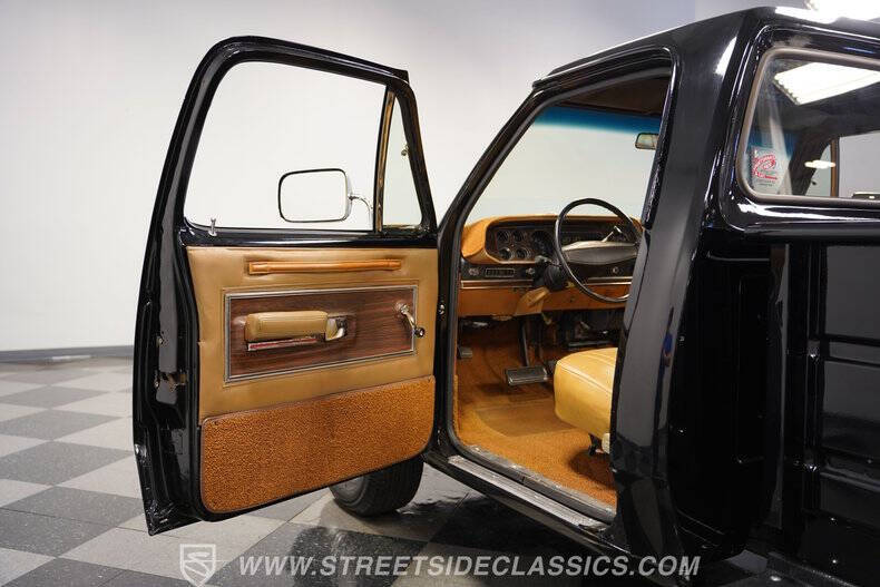 1977 Dodge D100 Pickup