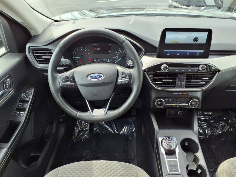 Used 2021 Ford Escape SE with VIN 1FMCU0G68MUB28959 for sale in Wood River, IL