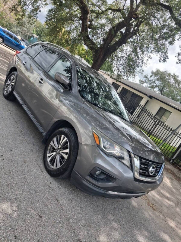 2017 Nissan Pathfinder SL