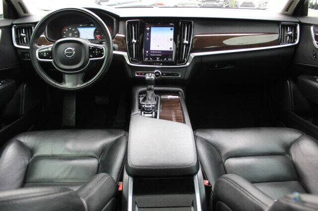 2018 Volvo S90 T5 Momentum