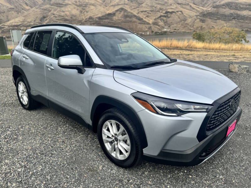 2024 Toyota Corolla Cross LE