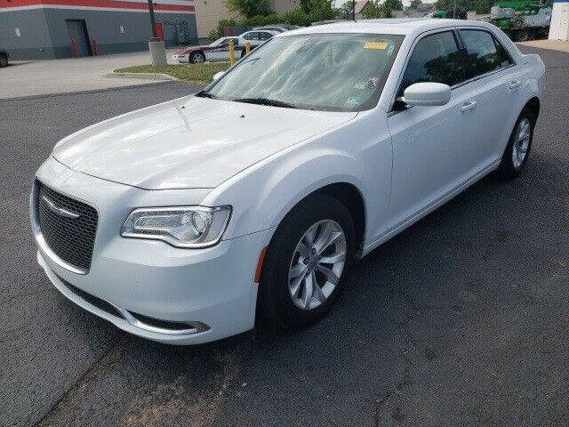 2016 Chrysler 300 Limited