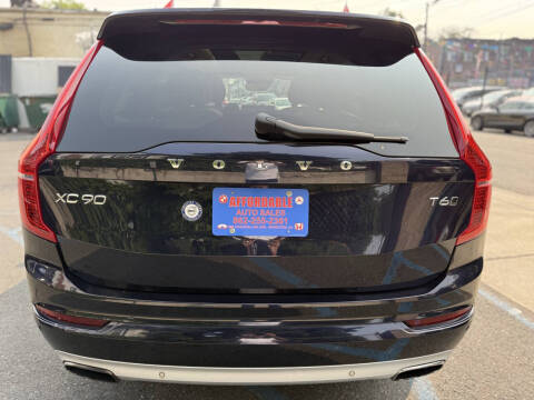 2016 Volvo XC90 T6 Momentum