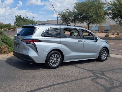 2021 Toyota Sienna LE 8-Passenger