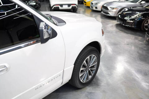 2017 Lincoln Navigator Select