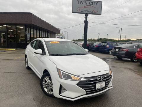 2020 Hyundai Elantra for sale at TWIN CITY AUTO MALL in Bloomington IL