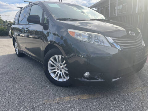 2016 Toyota Sienna XLE Premium 8-Passenger
