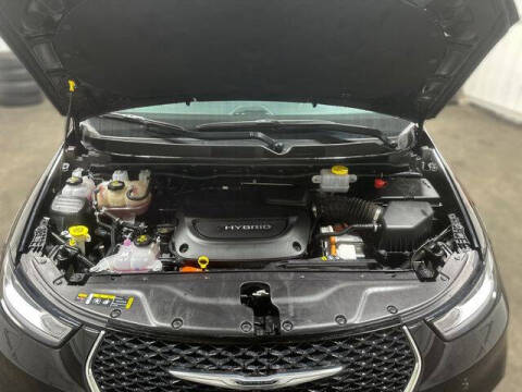 2024 Chrysler Pacifica Plug-In Hybrid Select