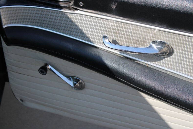 1956 Ford Thunderbird