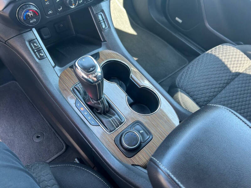 2017 GMC Acadia SLE-2