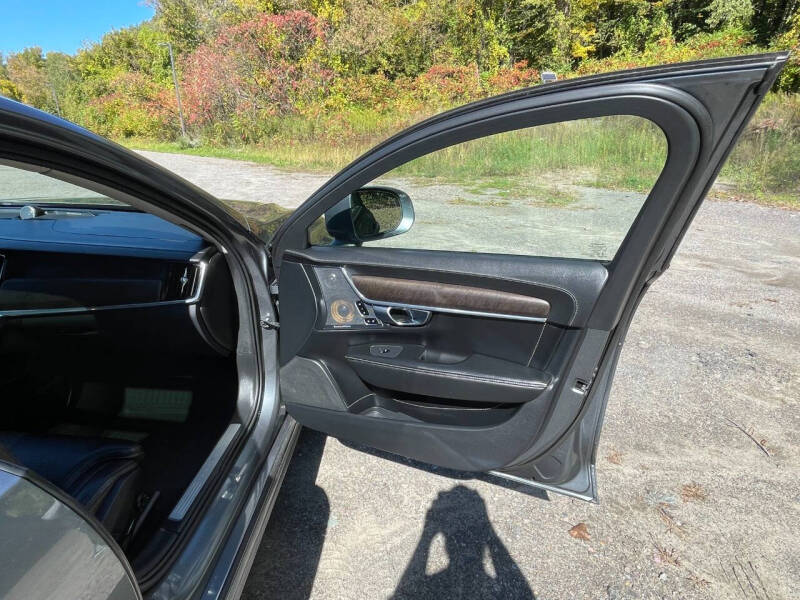 2018 Volvo V90 Cross Country T6