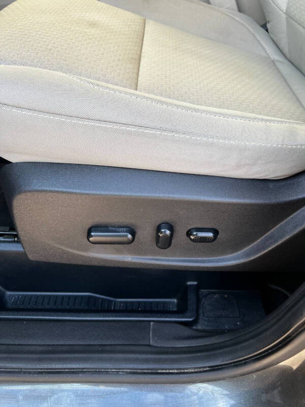 2017 Ford Escape SE - Photo 7