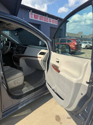 2013 Toyota Sienna XLE 8-Passenger