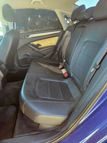 2017 Volkswagen Passat 1.8T R-Line