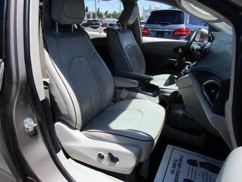 2017 Chrysler Pacifica Limited