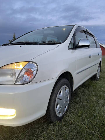 2000 Toyota Nadia
