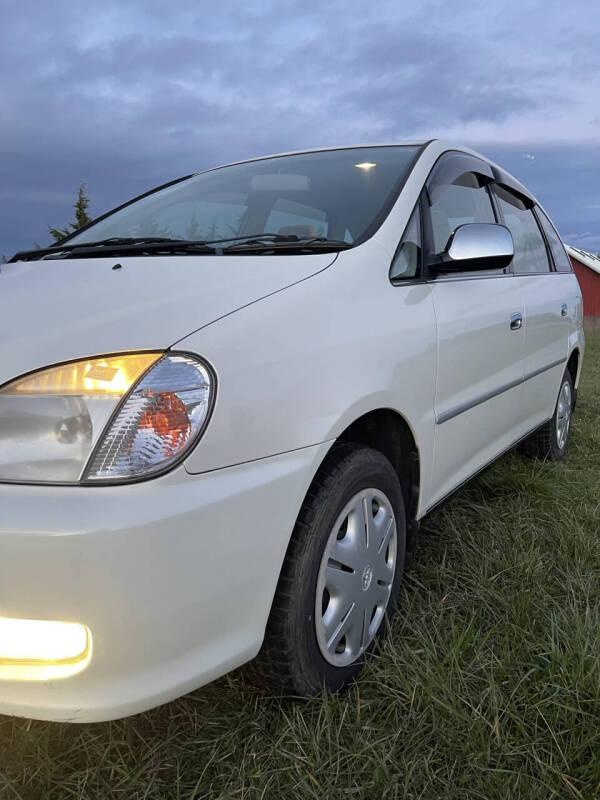 2000 Toyota Nadia