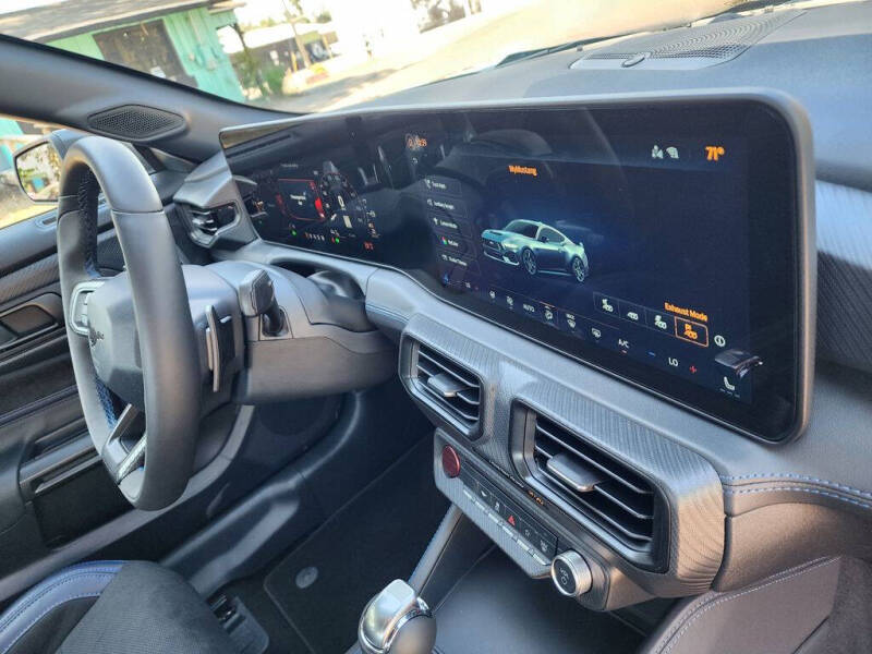 2025 Ford Mustang Dark Horse