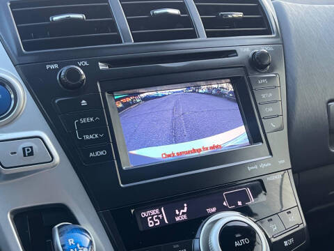 2013 Toyota Prius v Five