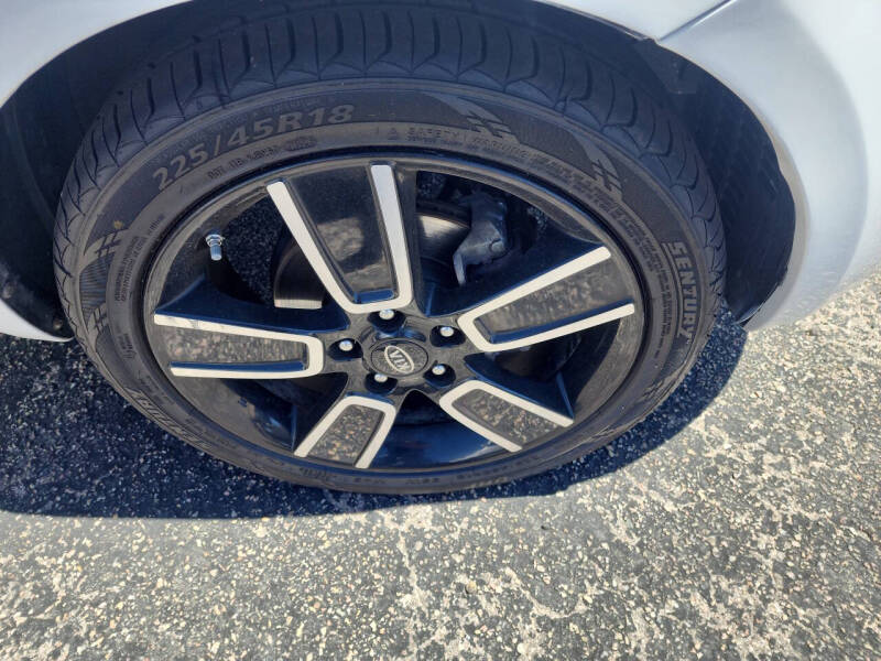 2011 Kia Soul +