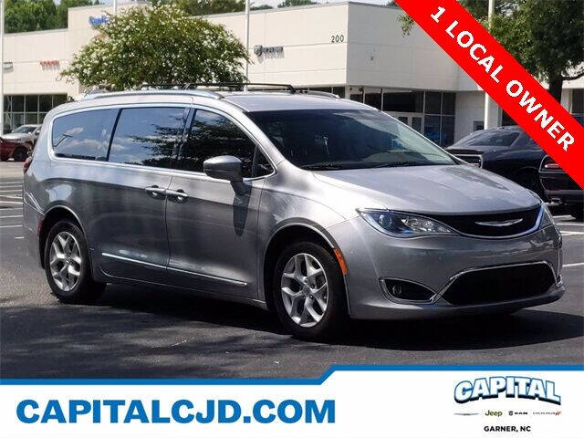2017 Chrysler Pacifica Touring-L Plus