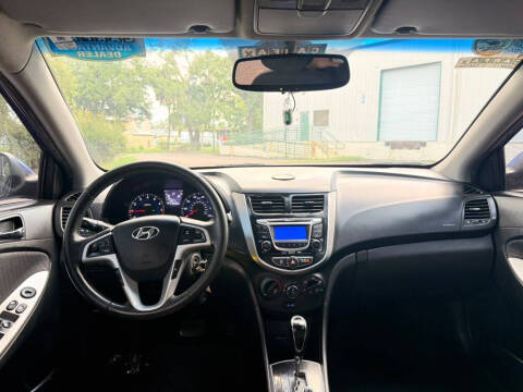 2013 Hyundai Accent SE