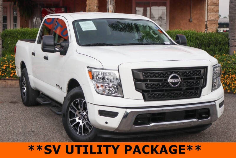 2023 Nissan Titan SV
