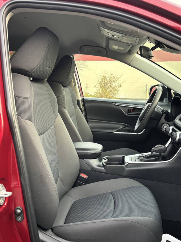 2021 Toyota RAV4 Hybrid LE