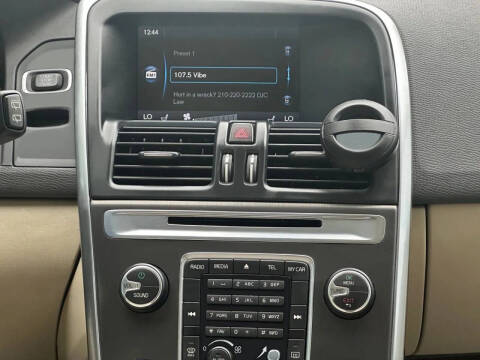 2015 Volvo XC60 T5 Drive-E Premier Plus