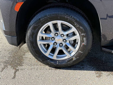 2023 Chevrolet Suburban LT