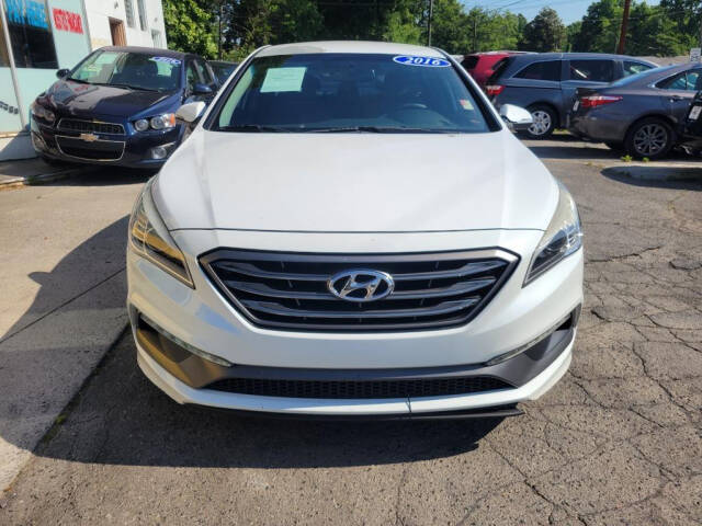 2016 Hyundai SONATA for sale at DAGO'S AUTO SALES LLC in Dalton, GA