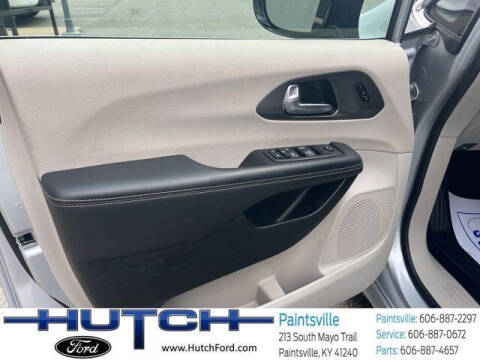 2024 Chrysler Pacifica Touring L