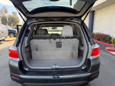 2011 Toyota Highlander SE