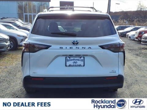 2023 Toyota Sienna XLE 7-Passenger