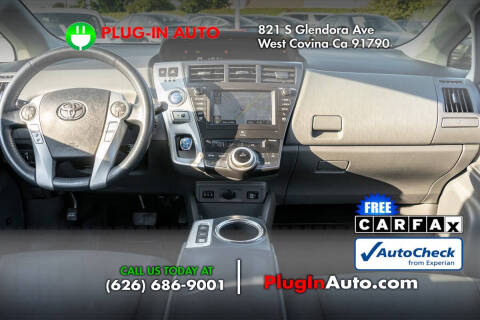 2013 Toyota Prius v Five